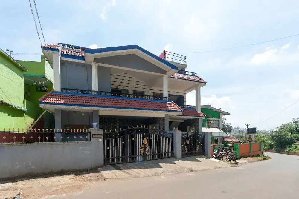 OYO 18694 Limra Residency