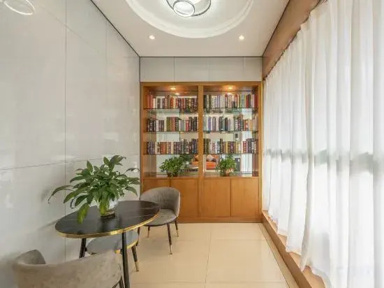 Jingzhiyue Hotel (Nanning Xianhu Oriental Plaza store)