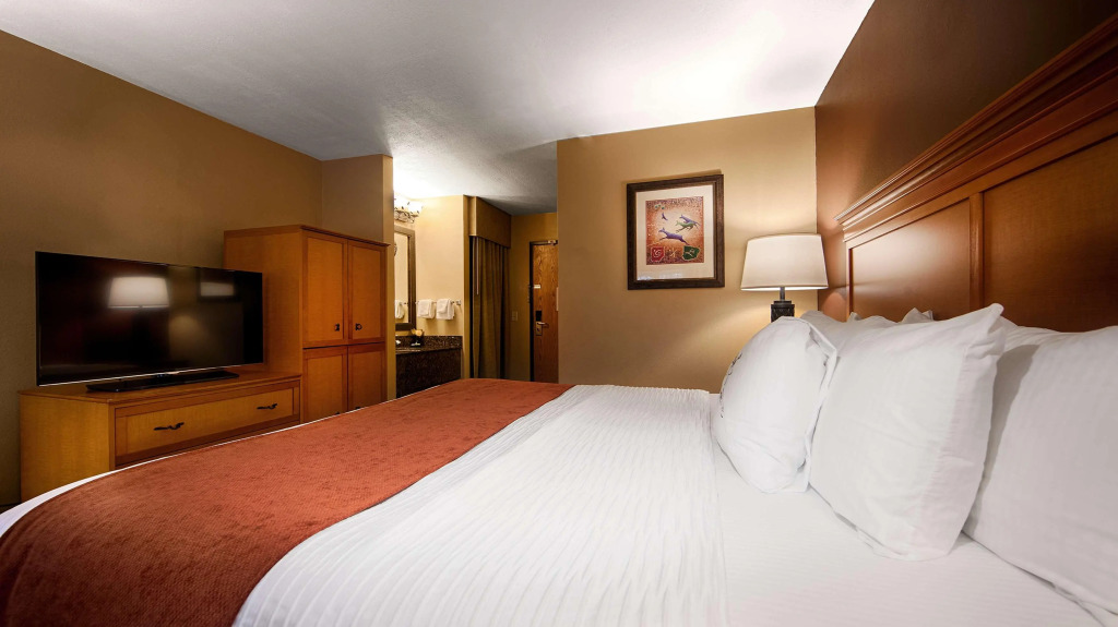 Best Western Plus Deer Park Hotel and Suites