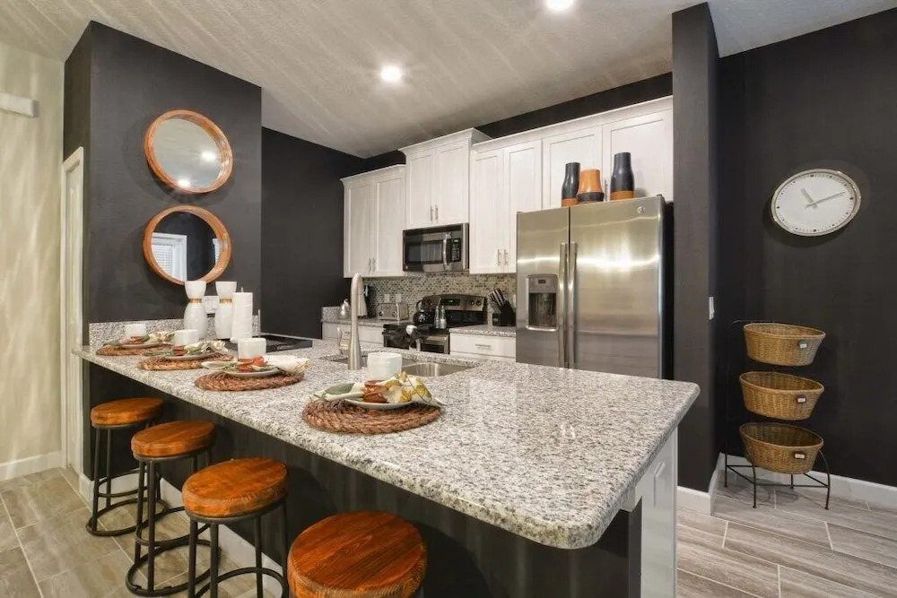 Storey Lake-5 Bedroom Townhome W/spashpool-1613st Townhouse