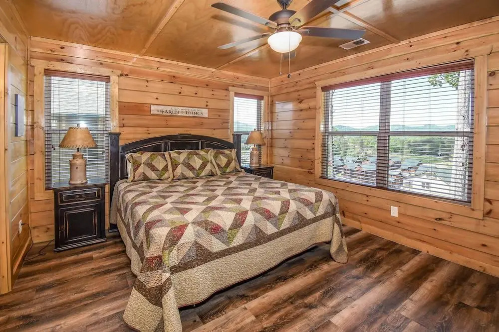 Spacious 10bd 6ba in Heart of Smokies