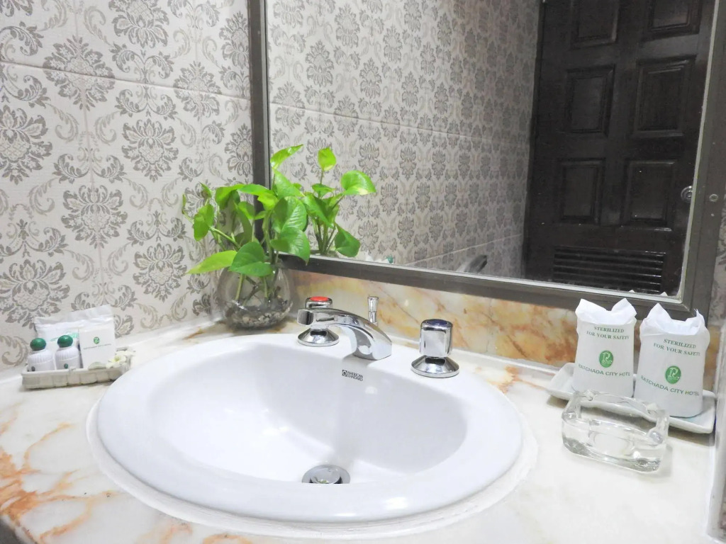 Ratchada City Hotel