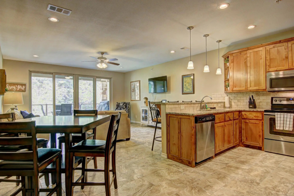 Rivendell RG 208 in Canyon Lake