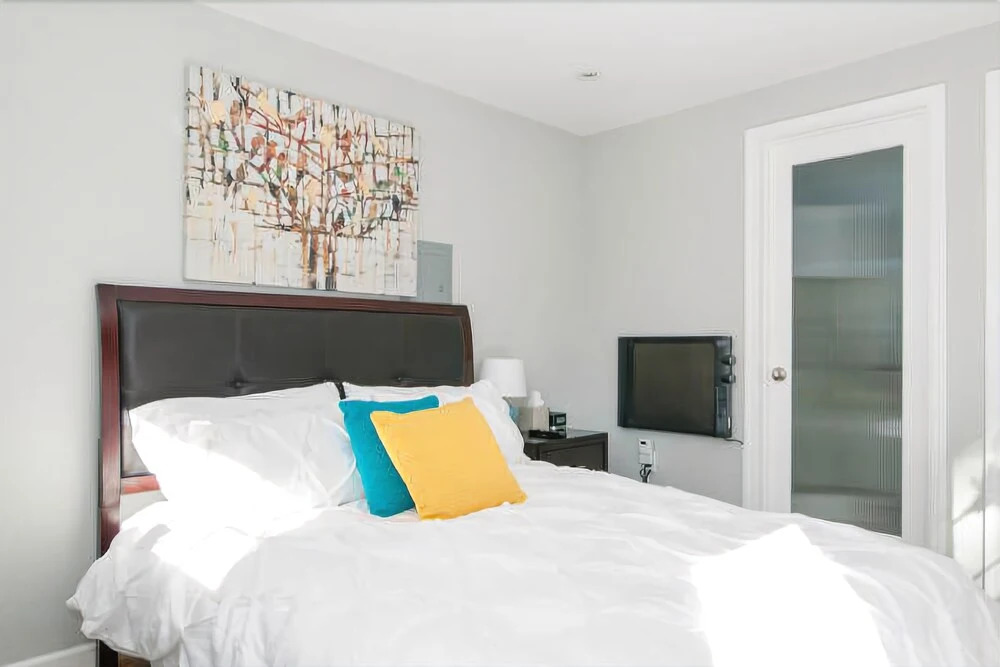 Garden Studio in Montclair Hills Studio Bedroom 1 Bathroom Apts