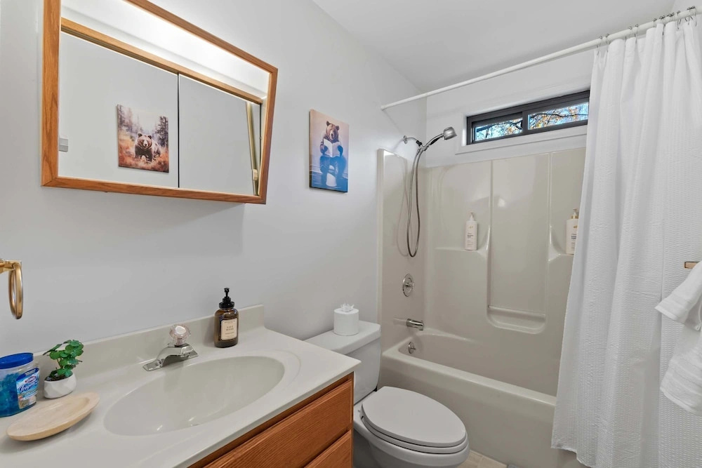 Streamside Hot Tub Dog Friendly Resort Access
