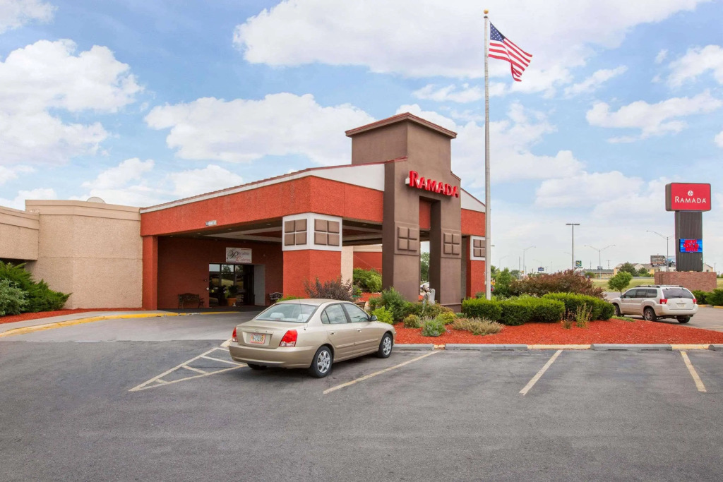 Clarion Inn and Suites Convention Center Kearney