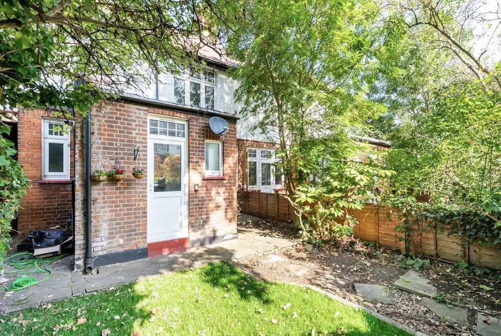Beautiful 1-bed Apartment With Garden in London
