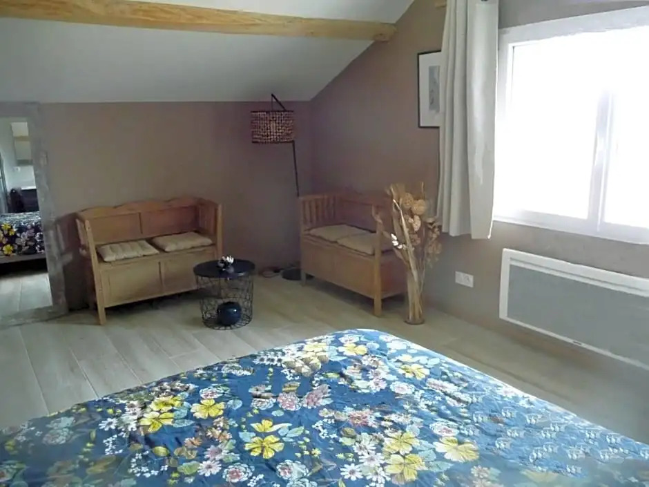 LAnagramme, chambres, table dhôtes et gîte pour adultes, naturistes ou non