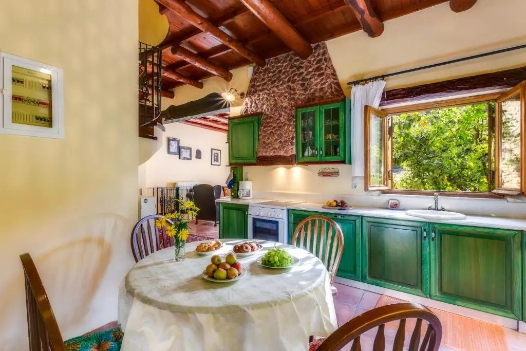 Ifigenia Lux MAISONETTE in oldtown and Villas in theriso vilage 14 km outside of chania