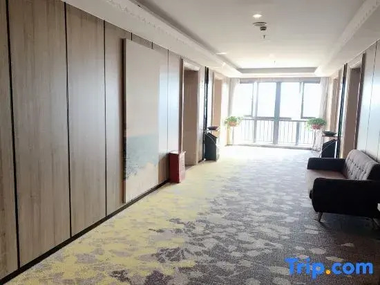 Youth Sunshine Hotel
