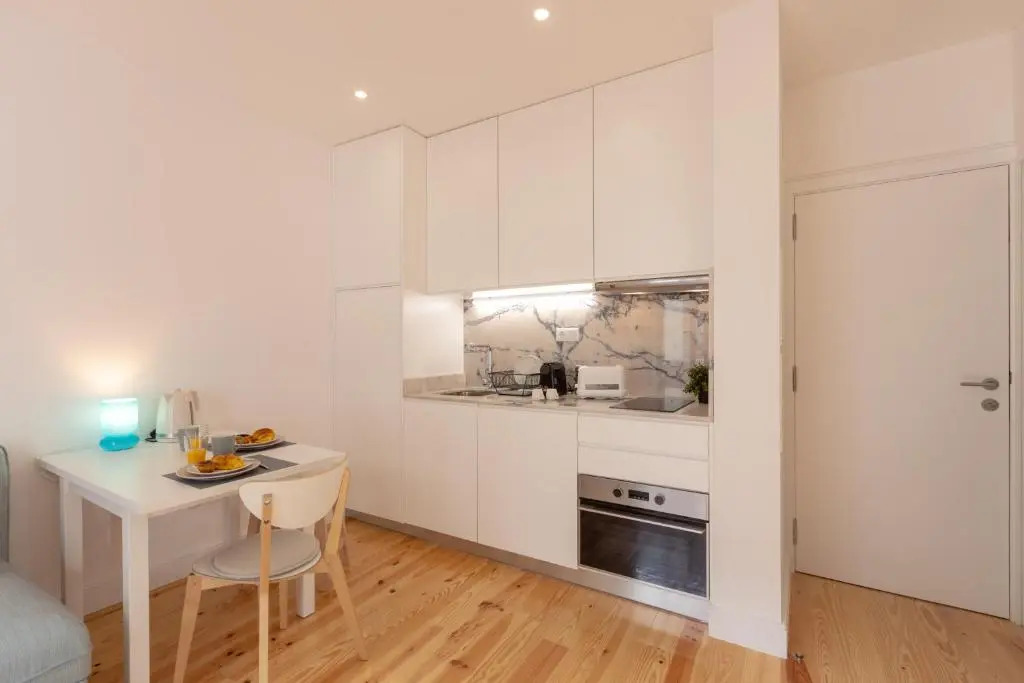 Sweet Flat 4Two in City Center w/ Balcony