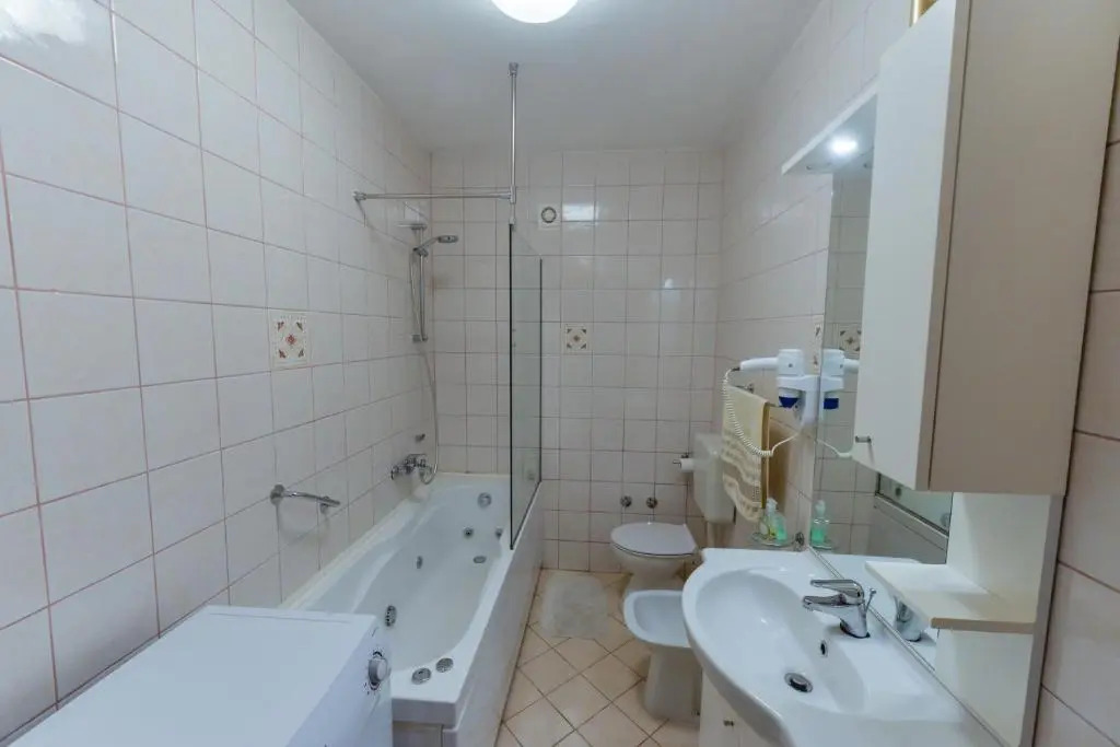 Lumbre Apartment