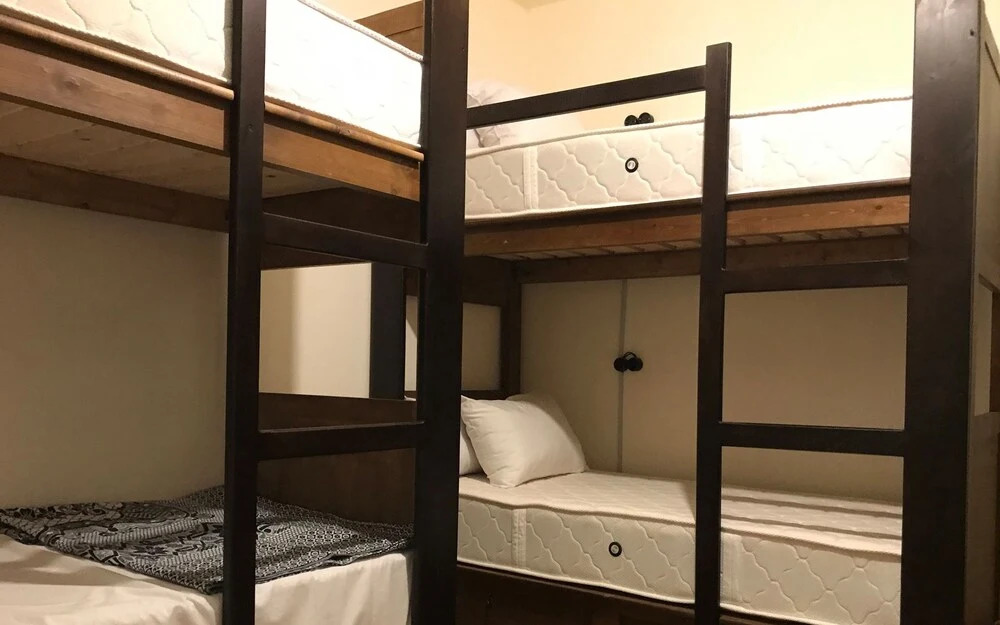 Ithaka Hostel