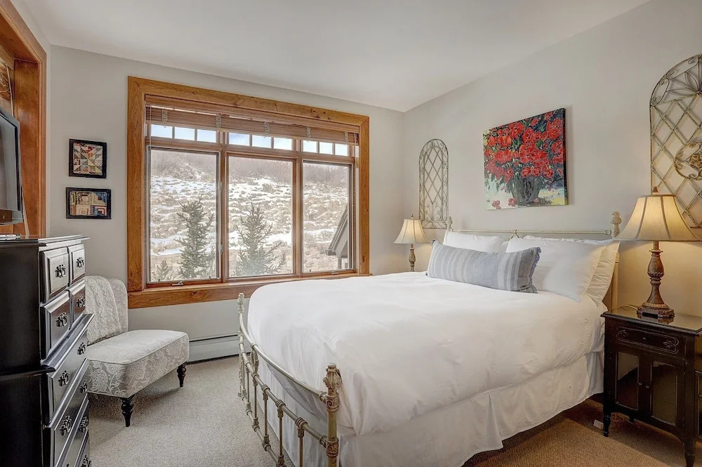 4br Ski In/ski Out The Top Of Bachelor Gulch 4 Bedroom Condo by RedAwning