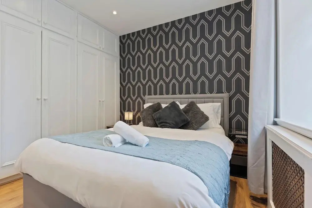 Cozy Apt Step Away Hyde Park and Oxford Street