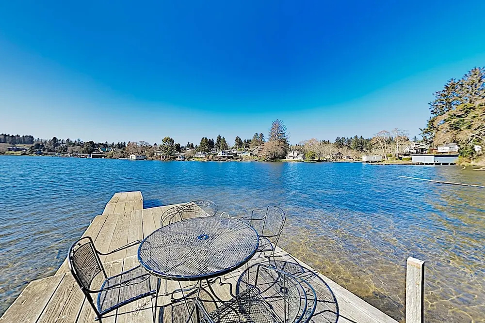 Hidden Gem: 1-acre Lakefront W/ Hot Tub, Dock 4 Bedroom Home