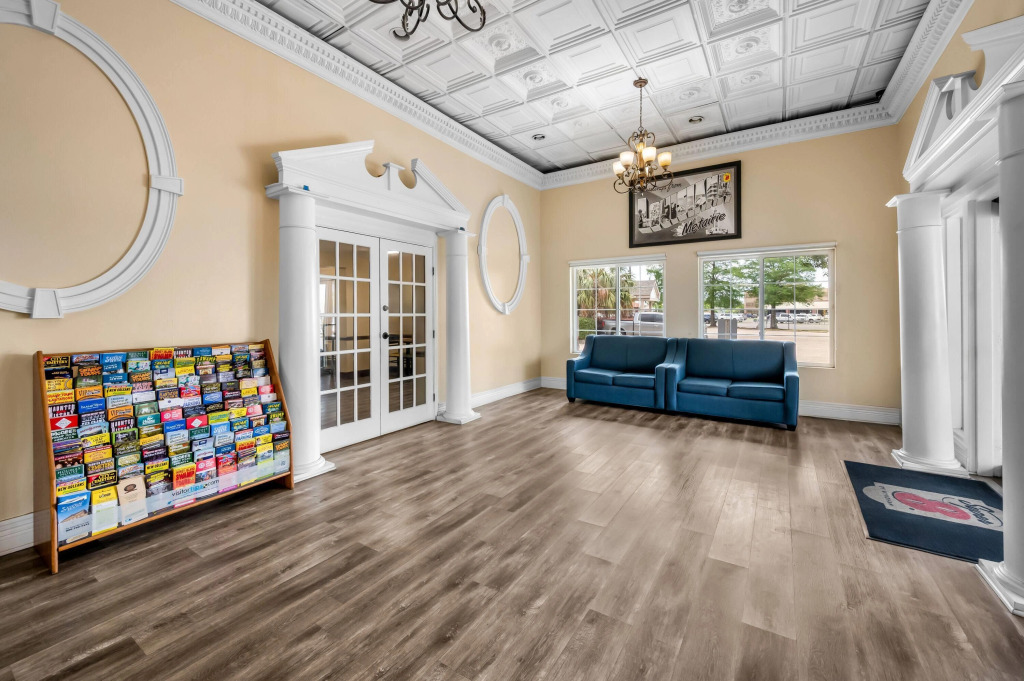 Super 8 by Wyndham Metairie