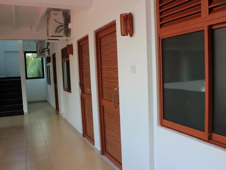 Tharusha Hotel
