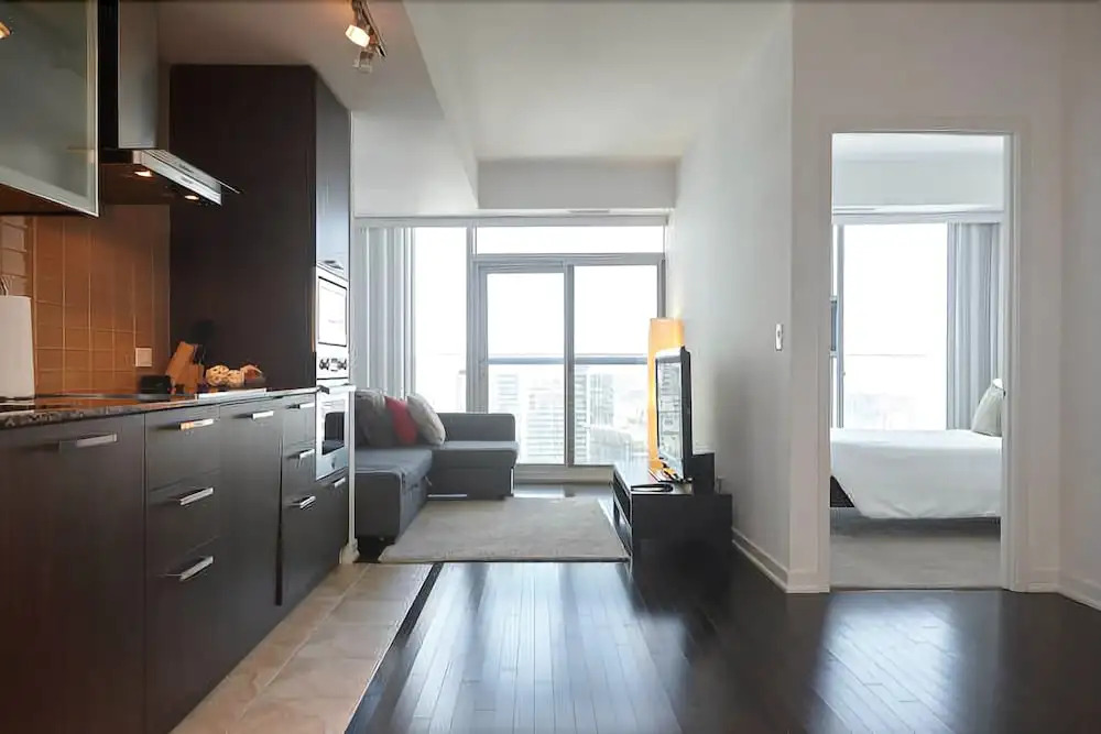 EG Suites - York St Condos 1 near CN Tower offered by Short Term Stays