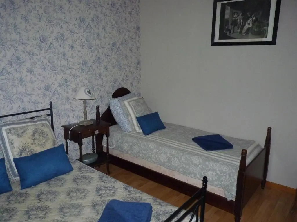 Larum antique