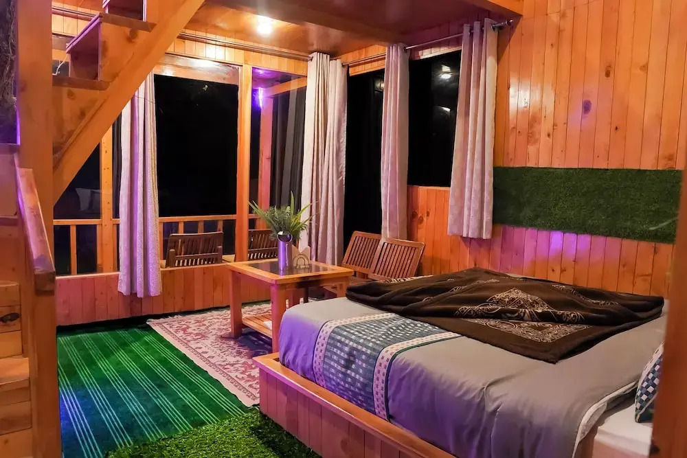 WOW Duplex Treehouse & Cottages