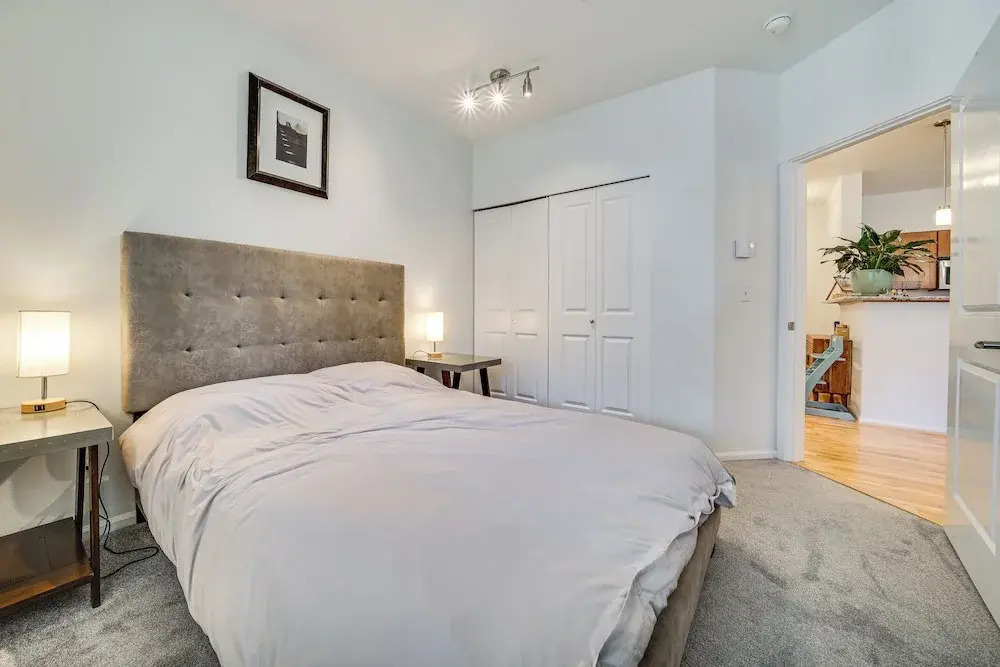 Condo 6 Mi to Lumen Field & Dtwn Seattle!