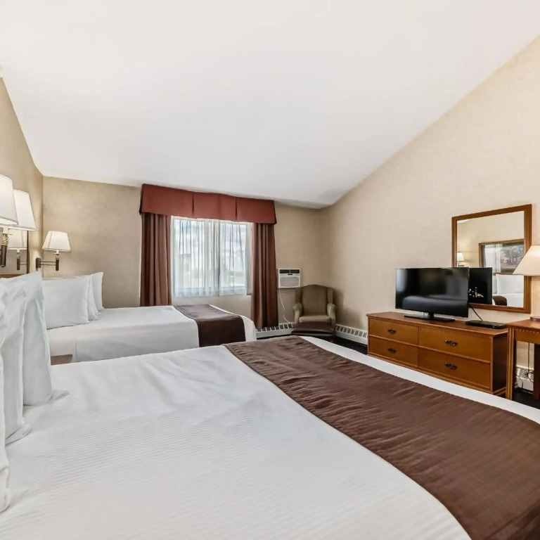 Stony Plain Inn & Suites