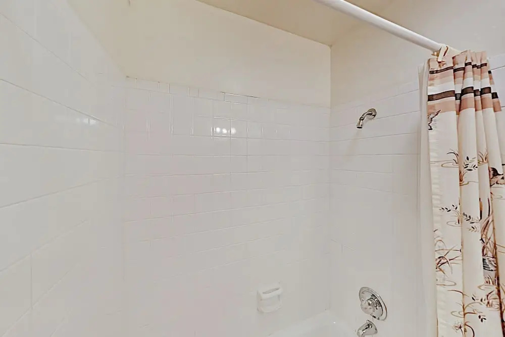 13tr53fj Studio Bedroom Condo