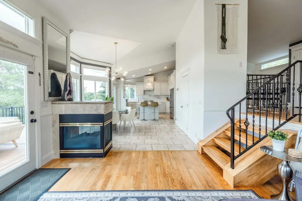 Huge 4,000 Sq Ft Basecamp: Walk to Bell Canyon