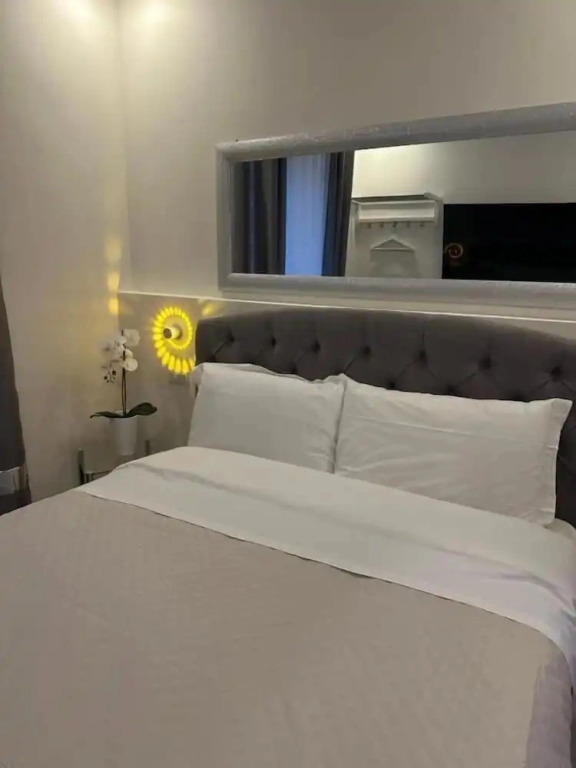 Guest House 80