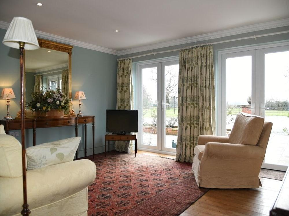 Manor Farm Egerton