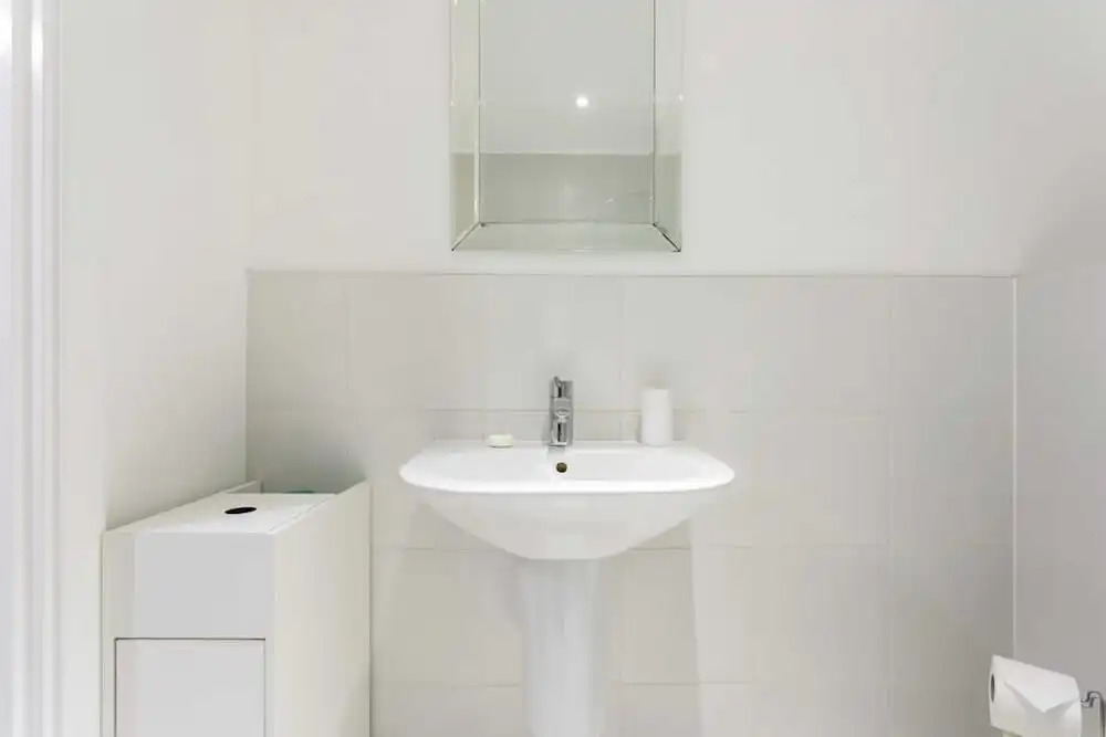 Modern 1 Bedroom Apartment Near Canary Wharf With Balcony