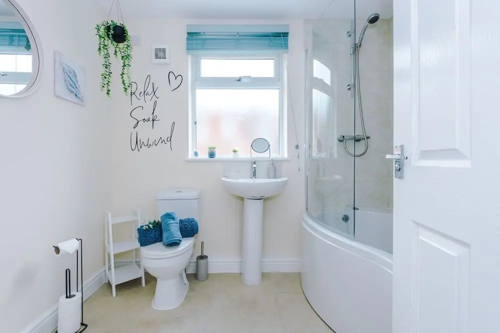 Modern Apartment Perfect for Business Sleeps 4