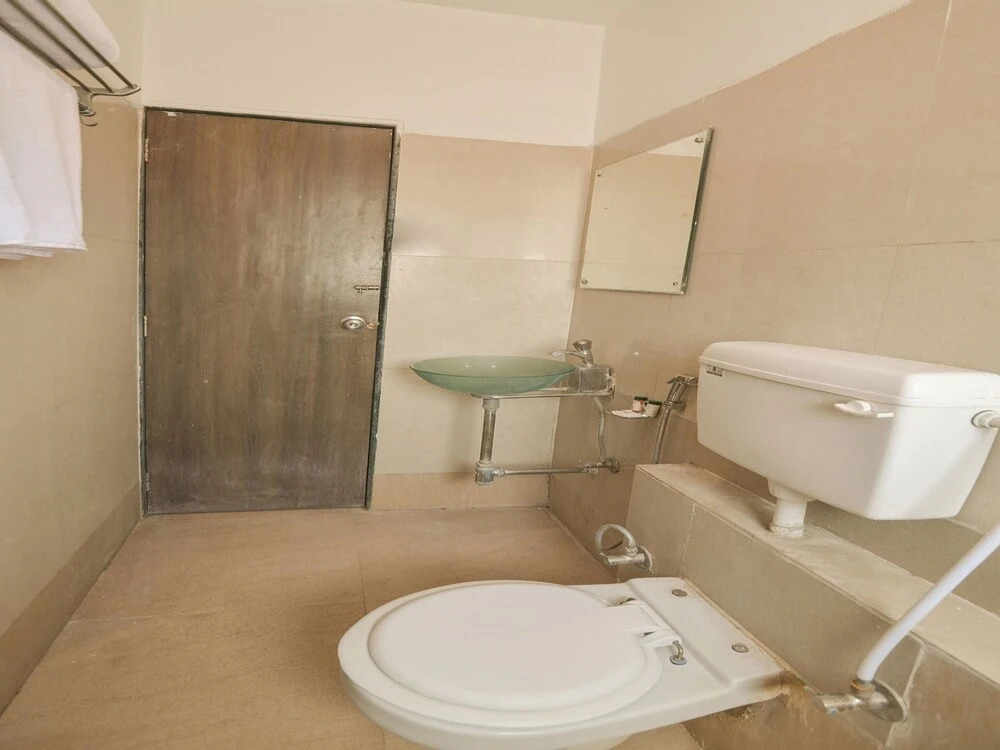 OYO 12204 Hotel Sai Sagar