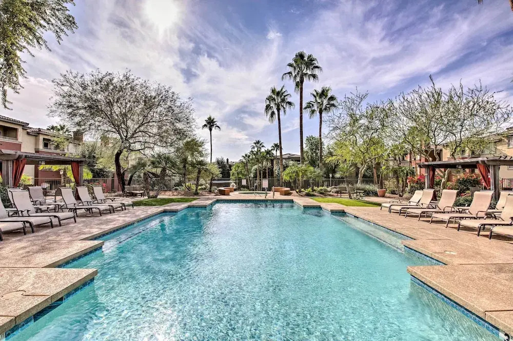 Walk to Papago Park: Central Phoenix Condo