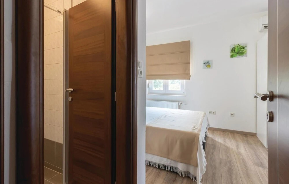 Nice Home in Zadar With Wifi and 8 Bedrooms