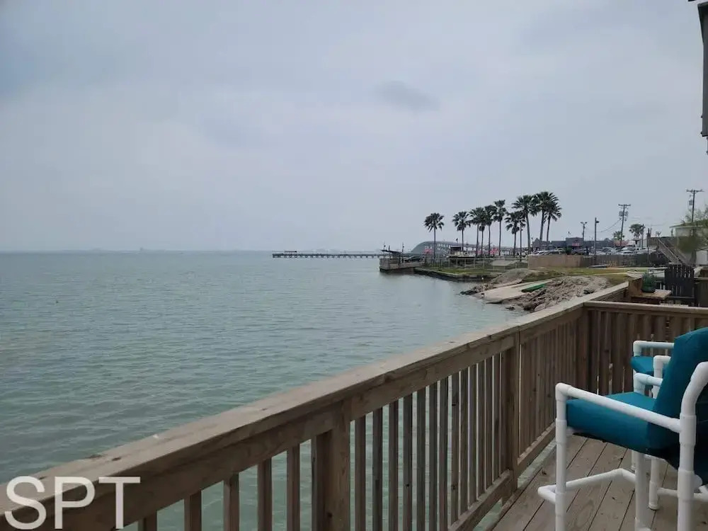 New Waterfront Bungalow Fishermans Paradise 2 Bedroom Home by RedAwning