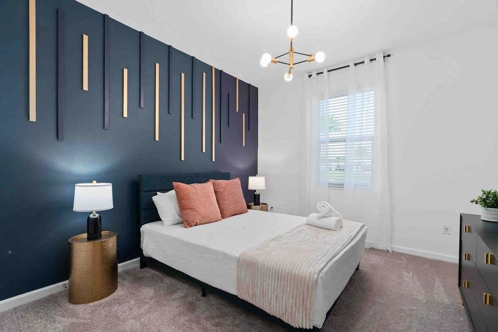 Super Fancy- 15bdr 17bas Huge 7 000sqft Home
