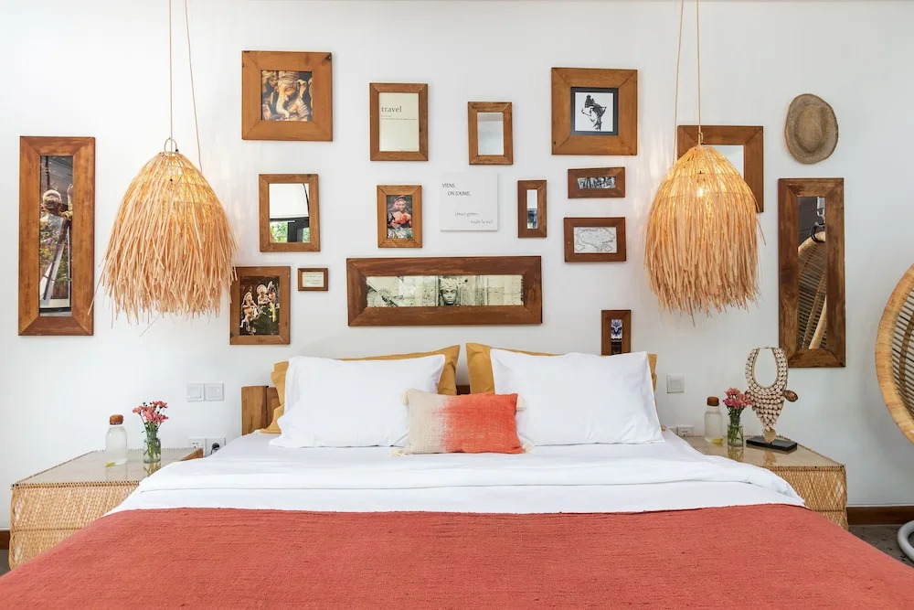 Villa Lora by Villa Finder