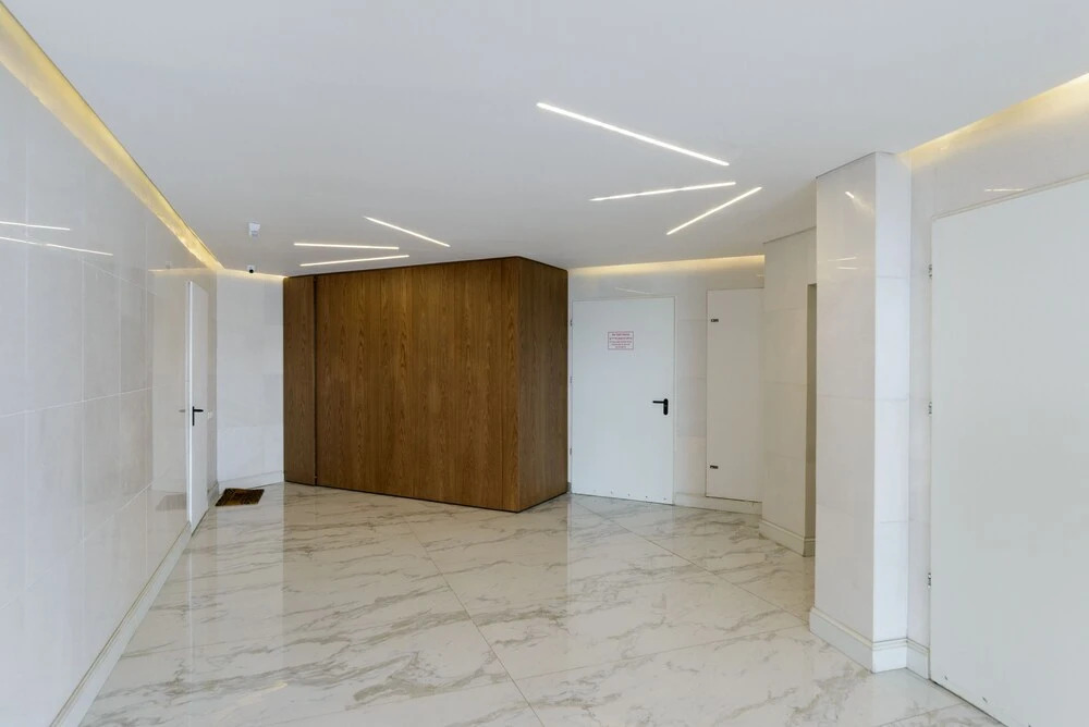 High Standard Seaside Apartment w/ Parking