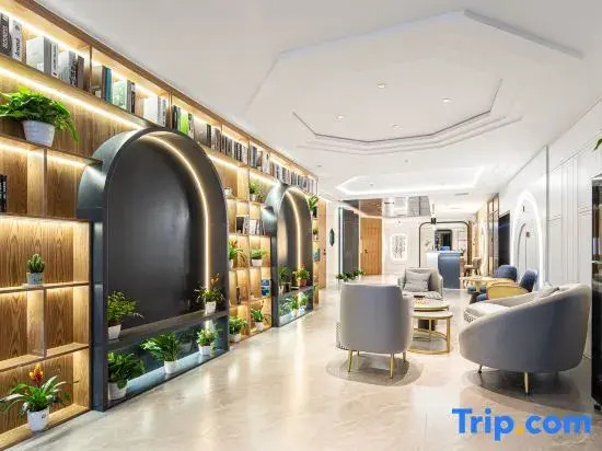 Victoria Hotel (Changsha Wuyi Square Xiangjiang Middle Road Subway Station)