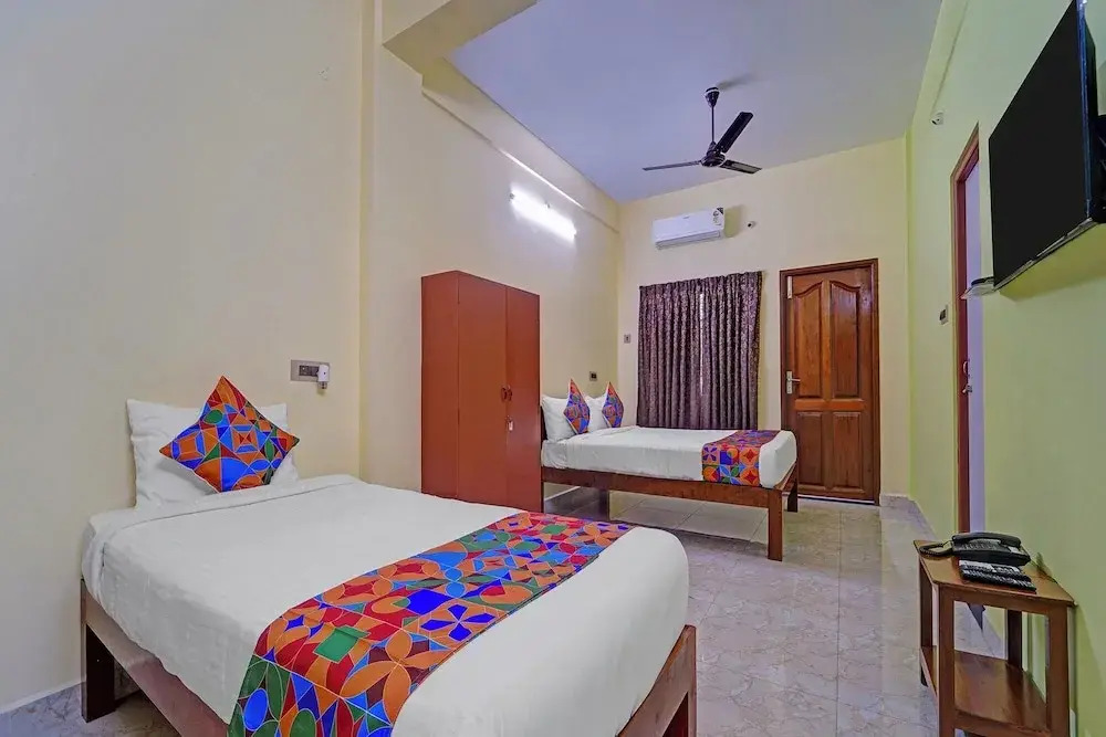 Fabhotel Martine Residency - French Colony, 5 Mins from Rock Beach
