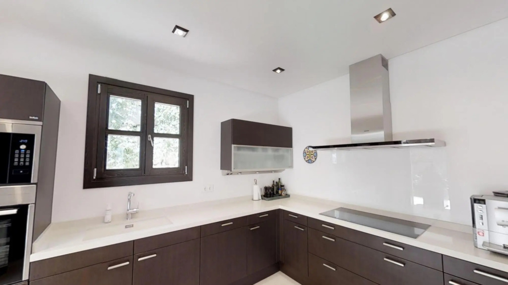 27175-Luxury Villa with heated pool