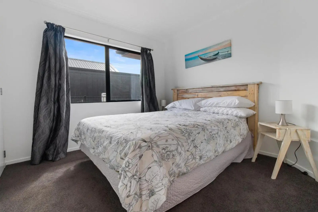 Sandy Shores - Waihi Beach Holiday Home