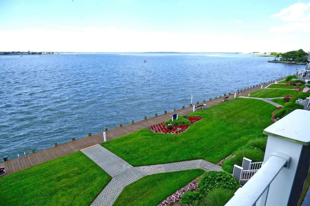 Harbour Island 21C townhouse