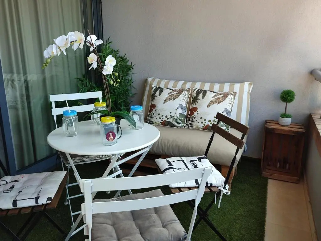 Junto Playa Levante con terraza Chill-Out-2 WCs-A ESTRENAR Gemelos 23