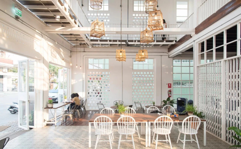 Memmoth Cafe & Hostel in Lampang