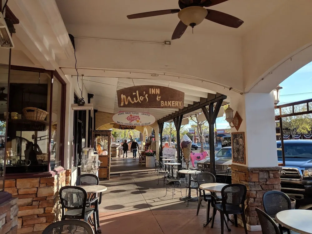 Milos Inn