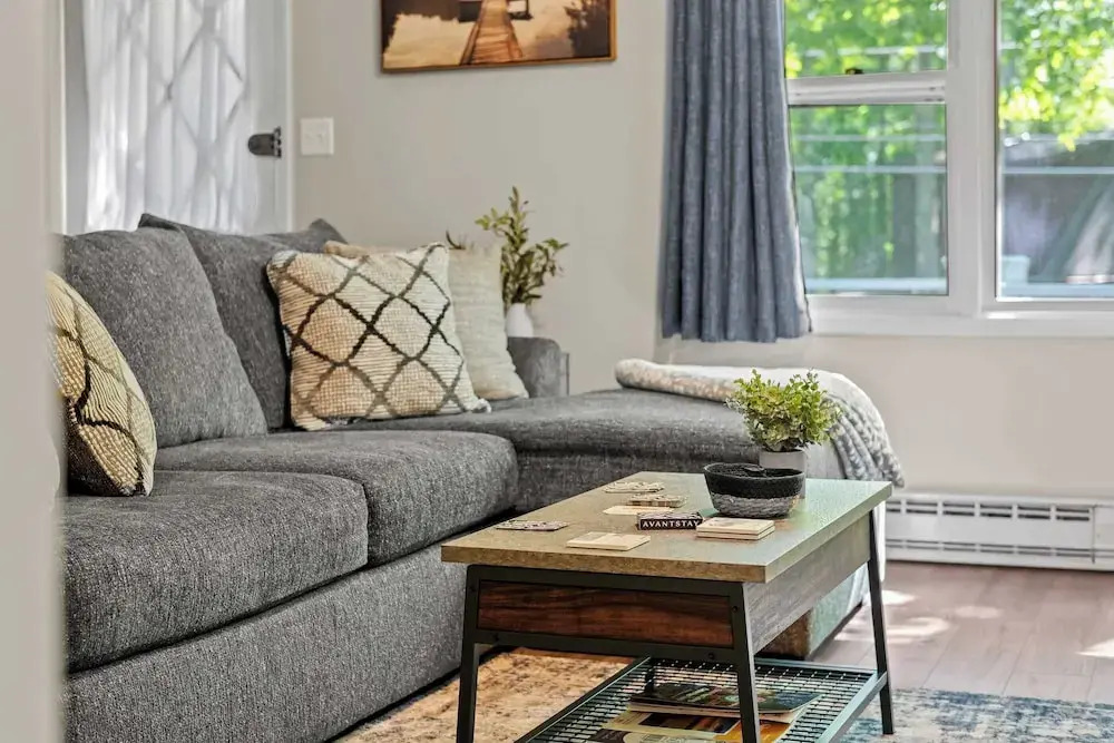 Walk to the Lake Firepit and Sunroom Tomhickon
