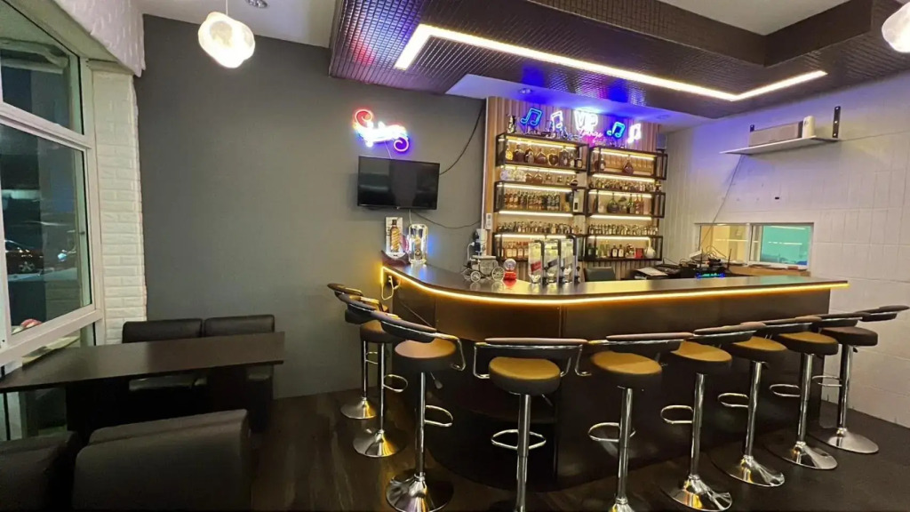 Alongkorn hotel by SB